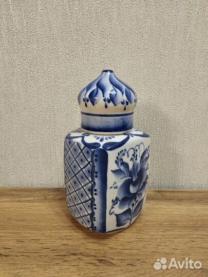 Чайница фарфоровая Гжель, периода СССР