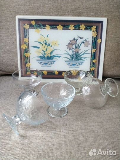 Кружки, блюдца, кофейные чашки