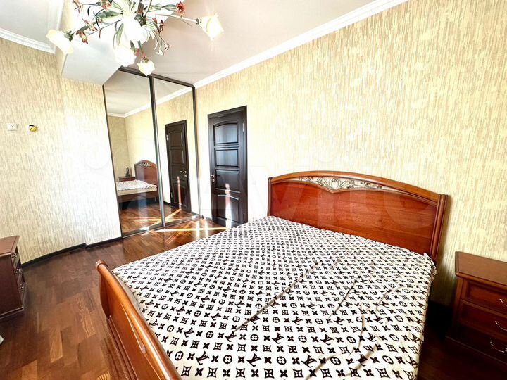 2-к. квартира, 65 м², 3/5 эт.