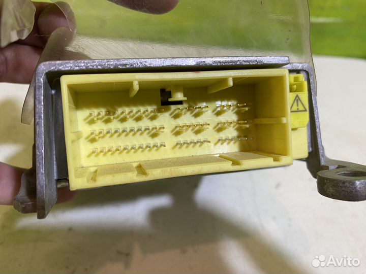 Блок управления AIR BAG Toyota Corolla E150