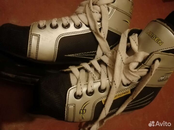 Коньки хоккейные