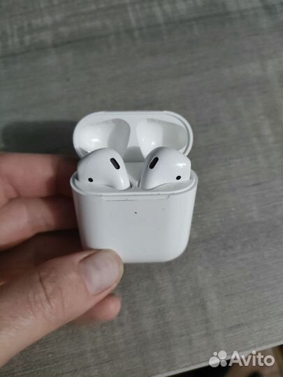 Беспроводные наушники apple airpods