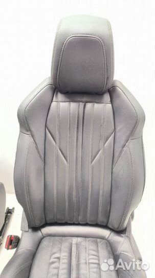 Сиденья комплект Peugeot 3008 C2A DW10FD 2017