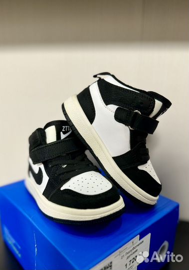 Полуботинки кроссовки 22