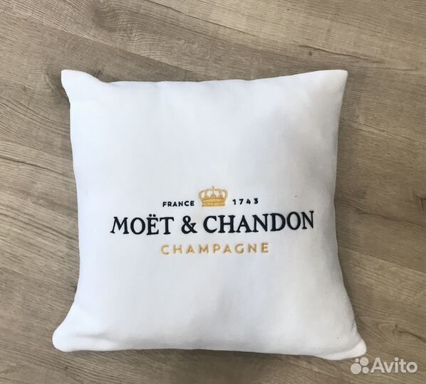 Декоративные подушки (новые, с доставкой)