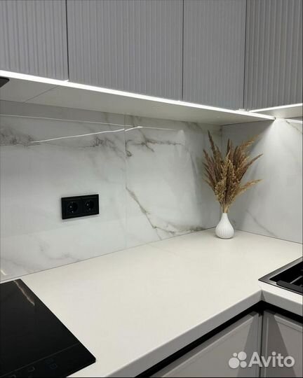 Кухня под потолок