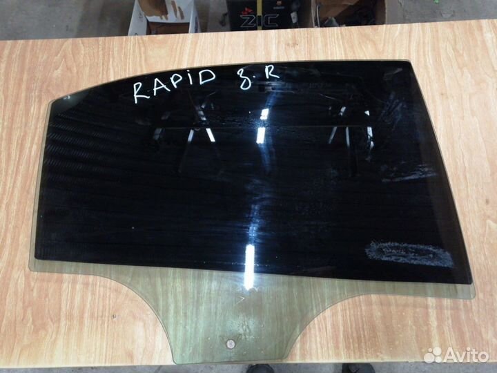 Стекло двери задней Skoda Rapid I (2012-2017)