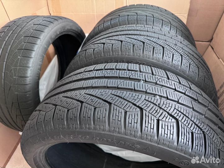 Pirelli Winter Sottozero 270 Serie II 245/40 R20 и 275/35 R20