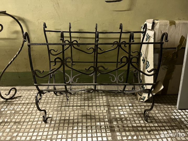 Кованая дровница