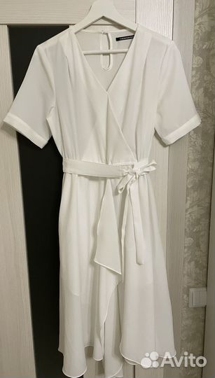 Платье белое 46 размер