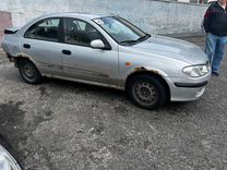 Nissan Almera 1.8 AT, 2001, битый, 200 000 км, с пробегом, цена 130 000 руб.