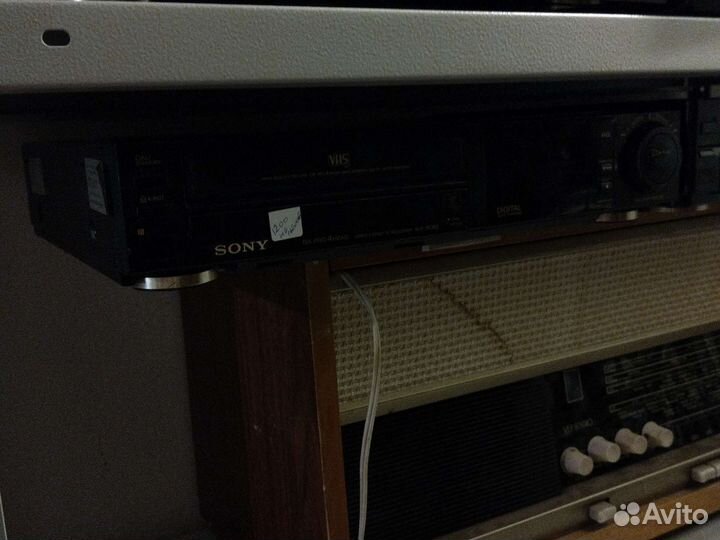 Видеомагнитофон JVC