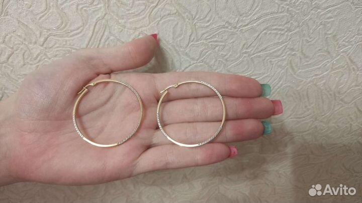 Золотые серьги