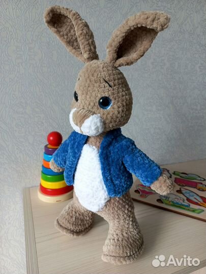 Вязаный кролик Питер