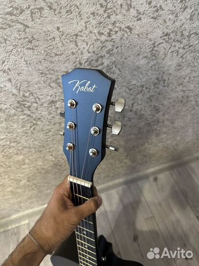 Акустическая гитара