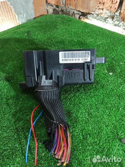 Блок предохранителей салонный Volkswagen Passat B6