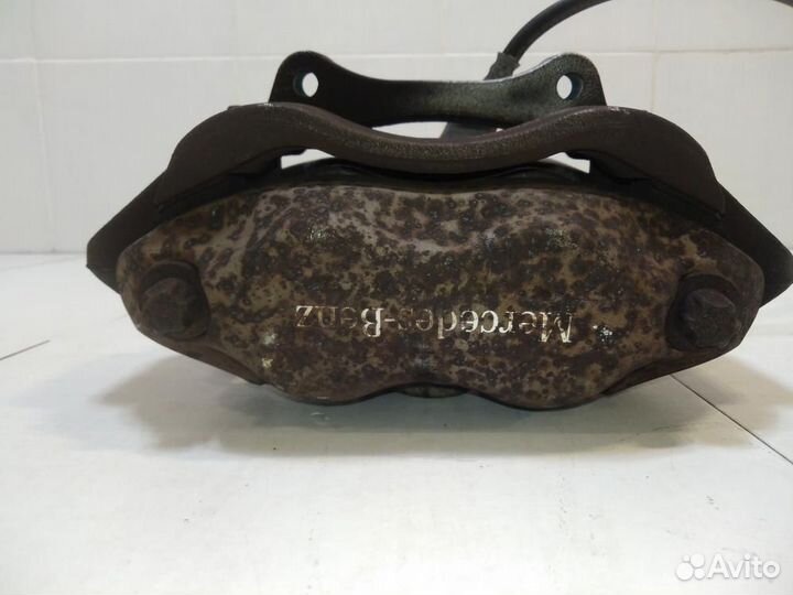 Суппорт передний левый Mercedes-Benz E-Class W212