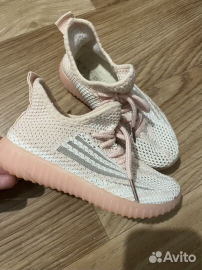 Кроссовки для девочки