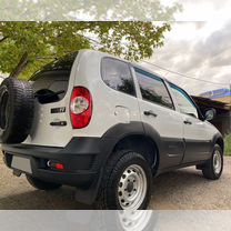 Chevrolet Niva 1.7 MT, 2018, 100 000 км, с пробегом, цена 796 624 руб.