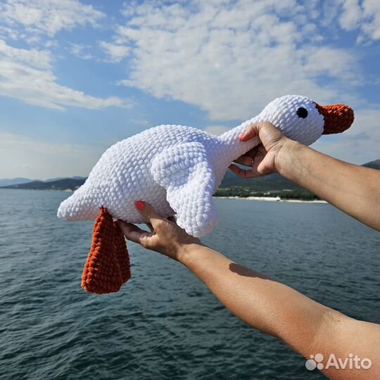 Гусь Борис вязанная игрушка ручной работы
