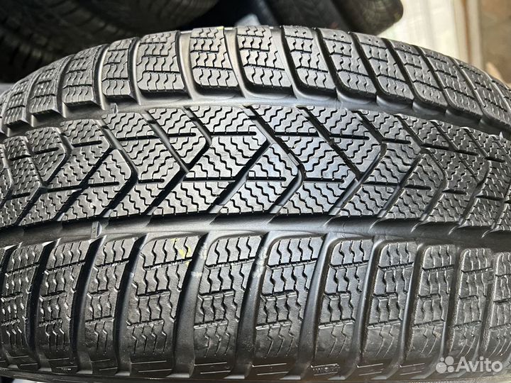 Pirelli Winter Sottozero 3 245/45 R19