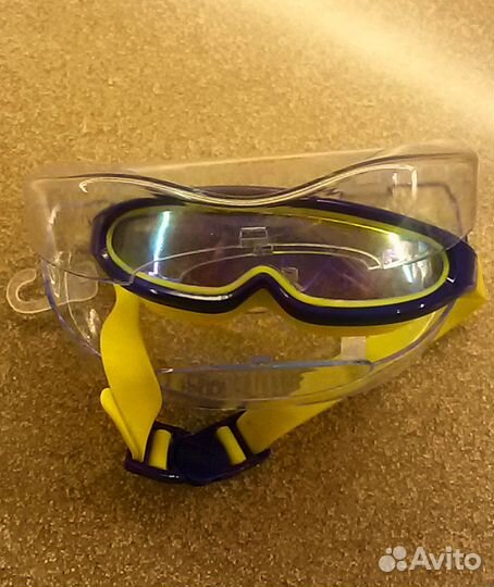 Очки для плавания
