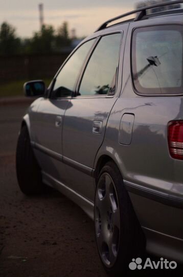 Toyota Mark II Wagon Qualis 2.5 AT, 1998, 400 000 км