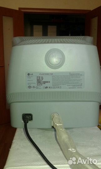 Монитор LG Flatron F700B