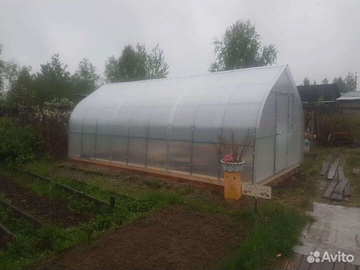 Теплицы большой выбор