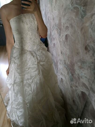 Белое платье