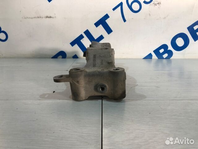 Кронштейн опоры двигателя правый peugeot 308 ep6 1