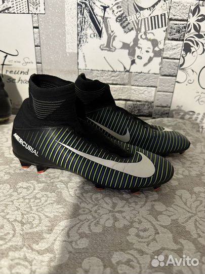 Футбольные бутсы