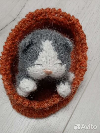 Вязаный котенок
