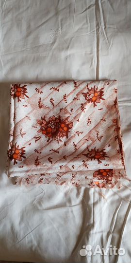 Отрез шелковой ткани