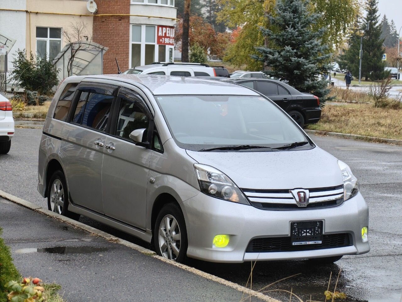 Toyota Isis: фото из отзыва