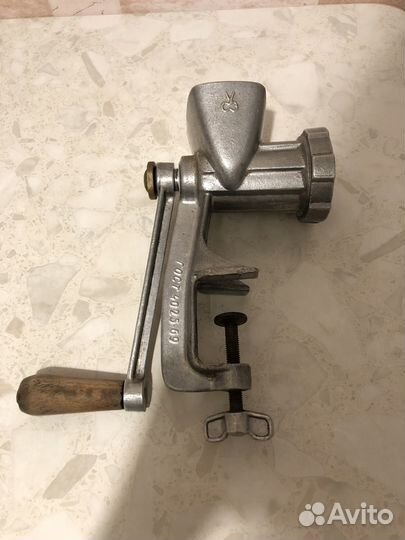 Мясорубка ручная чугунная