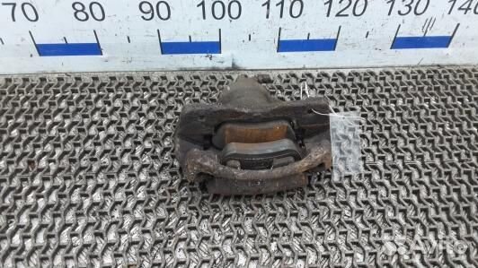 Суппорт тормозной передний правый toyota auris E15