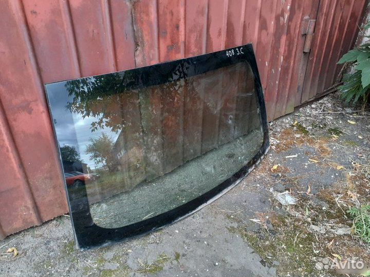 Стекло заднее Peugeot 408