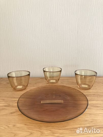 Тарелки цветные разные