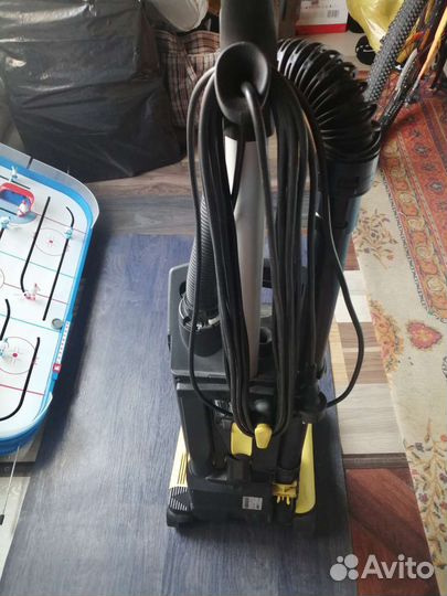 Профессиональный пылесос karcher