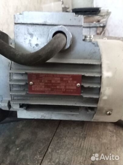 Вибро двигатель со-130ау2
