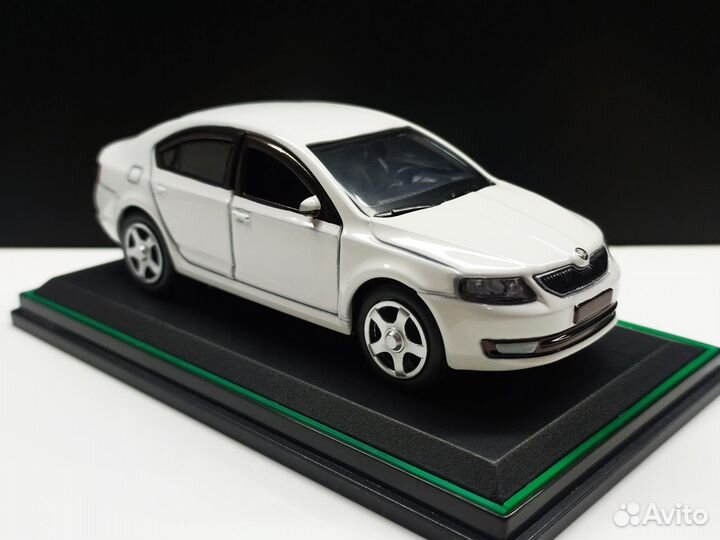 1:38 Skoda Octavia White