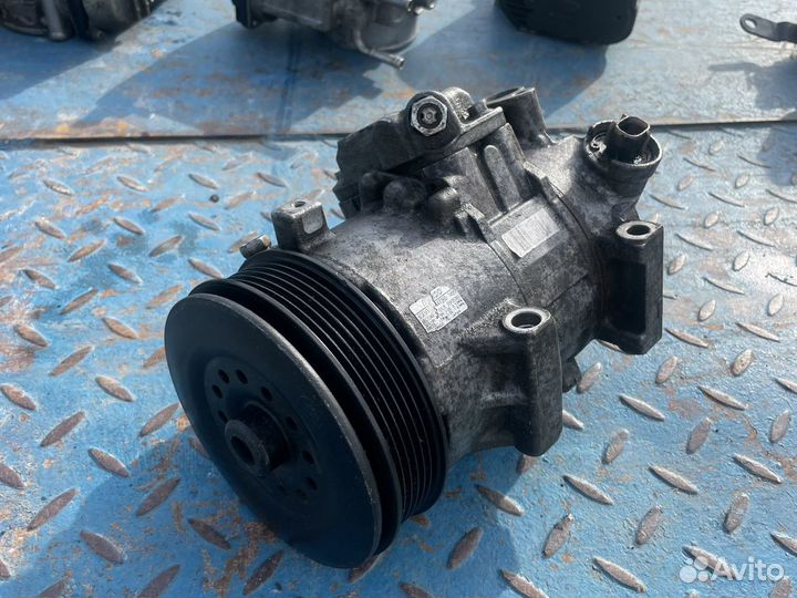 Компрессор кондиционера Corolla Auris Toyota