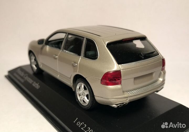 Модель Minichamps 1/43 Porsche Cayenne Turbo