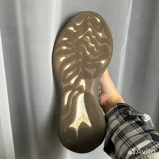 Кроссовки adidas yeezy boost 380