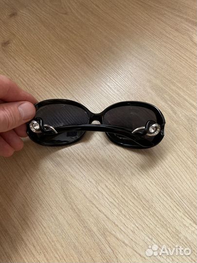 Солнцезащитные очки пластик