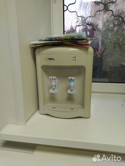 Кулер для воды настольный