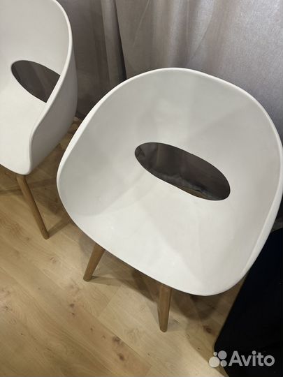 Стул белый