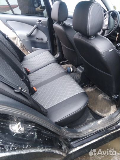 Автомобильные чехлы на Skoda Octavia Tour