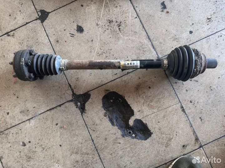 Привод левый Skoda Octavia A5 1.4 BUD 2012